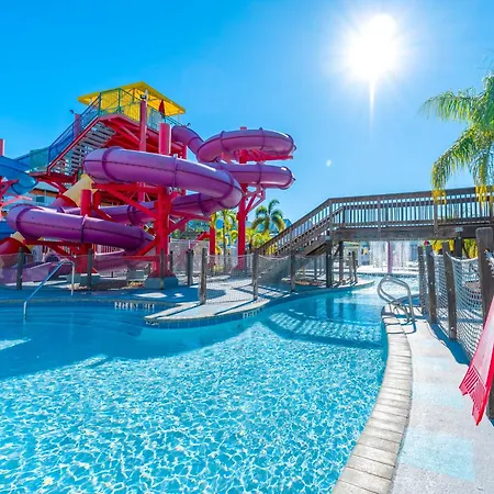Ramada By Wyndham Flamingo Water Park-2